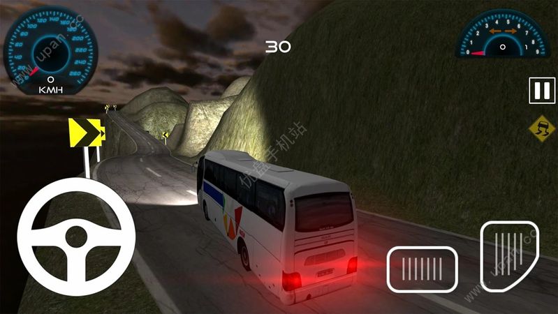公交车山路驾驶游戏官方最新版下载图1:
